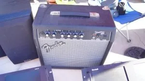 Fender Frontman 15 2-Channel 15-Watt 1x8&quot Guitar Practice Am