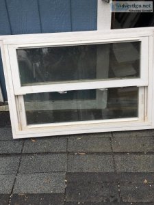 Double hung window