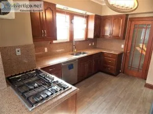 Cherry Kitchen Cabinets With Granite Counters