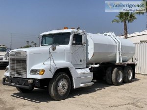 1990 FREIGHTLINER FLD120 4000 GALLON WATER TRUCK 20901222