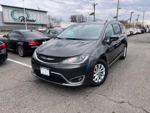2018 Chrysler Pacifica Touring L 4dr Mini Van