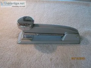 Monarch Stapler &ndash Vail Manufacturing Company. Chicago