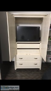 Entertainment armoire