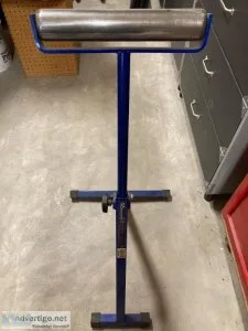 Single roller work support stand