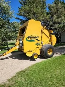 2011 Vermeer 605 Super M Baler for Sale in Milbank South Dakota 