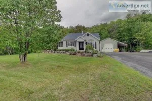 Belle maison avec immense garage et grand terrain Lanaudi&egrave
