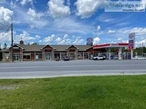 Space for restaurant next to a gas station for rent