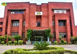 Difference between hotel management degree course and course in 
