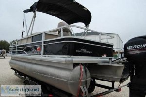 2016 Sun Tracker Fishin Pontoon