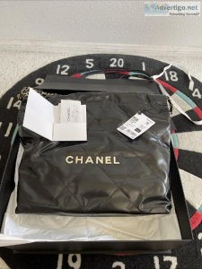 100% Authentic NWT CHANEL 22 Bag BLACK 22S RARE GHW Calfskin wRA