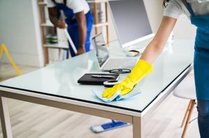 6 Easy Tips to Declutter and Clean Your Office (Office Cleaning 