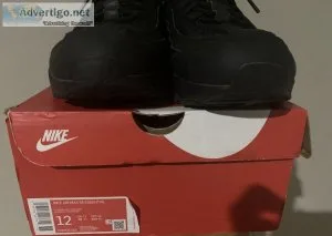 Shoe