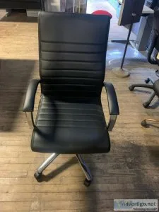 NEW FL920172 Black Faux Leather Swivel Chair With Padded Arms