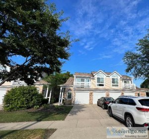 Beautiful light and bright updated 3bdr 2.5 bath located in the 
