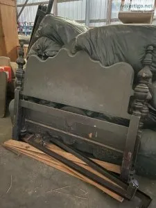 Antique bedroom suit