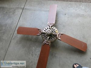 Hunter 4-blade ceiling fan.  Model 25654 - 52&rdquo blade span 1