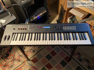 Yamaha MX61 Synthesizer