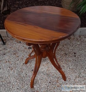 Round Table