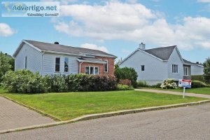  Magnifique propri&eacutet&eacu te à St-Hyacinthe 389 000 