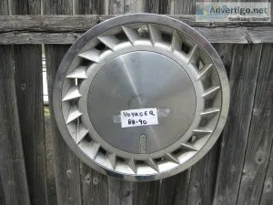 1988-90 VOYAGER HUBCAPS