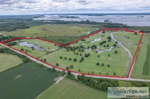 Huge 101 acre land near the USA Access to Lake St-Francois