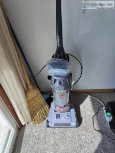 HOOVER BAGLESS VACUM CLEANER