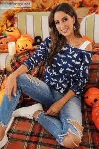 Allover Bat Print Long Sleeve Halloween Tee