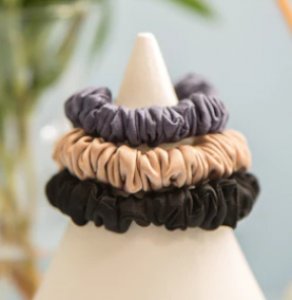 Buy best scrunchies for hairs