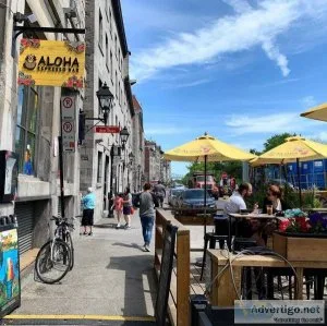 Superb location Old Montreal for caf&eacute or other