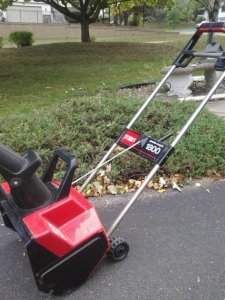 TORO SNOWTHROWER