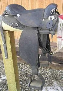 King Series Gaited RND Synthetic Saddle