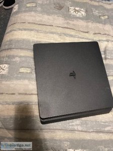 Ps4 slim with 2 controllers