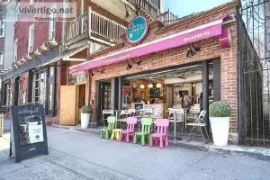 Ice cream parlor franchise very well located in Montreal 