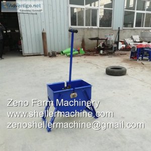 Manual peanut sheller