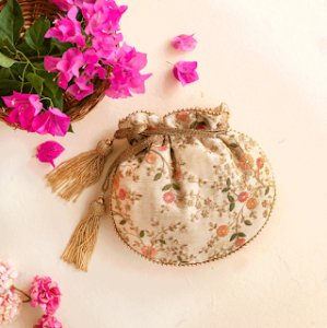 Looking out for wedding favors in every budget?