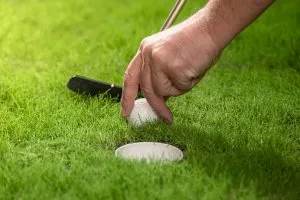 Install golf putting green in austin