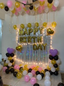 Balloon decoration for office
