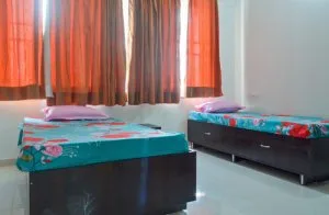 Female pg in mukherjee nagar delhi