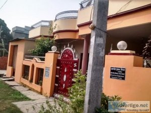 Jankipuram lucknow room with bed, table, light, almira, fan etc 