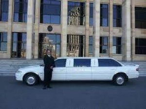Looking for luxury limo service in palm beach?