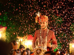 Explain the best bride groom entry service in alwar?