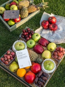 Corporate fruit boxes in uae: a healthy office snack solution
