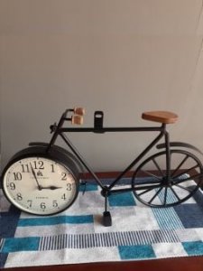 Time to redecorate with wooden street wall clocks