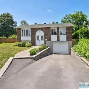 Nice house on quiet street - Sought after area Auteuil Laval