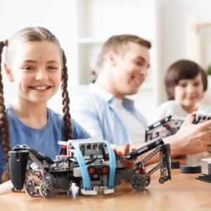 Is your child interested to build robots?