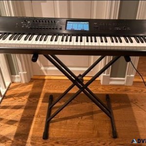 Korg Kronos 2 88 Key Workstation Keyboard