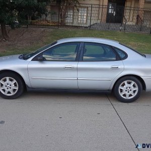 2006 Ford Taurus 3.0L 85k miles clean tittle