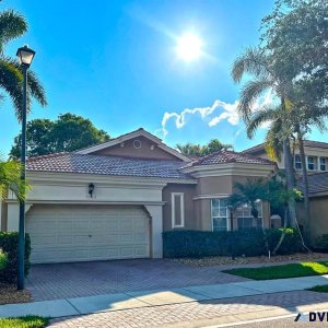 3 BEDROOMS AND 2 BATHROOMS POOL HOME