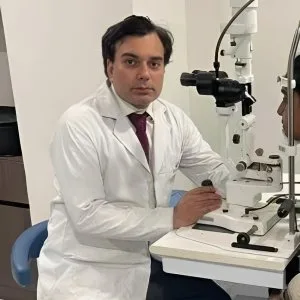 Best eye surgeons in delhi