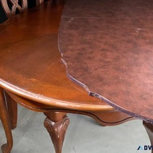 DININGROOM TABLE WITH 6 CHAIRS